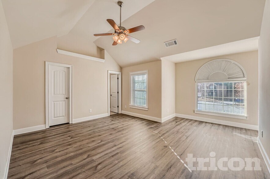 Building Photo - 296 Prescott Dr