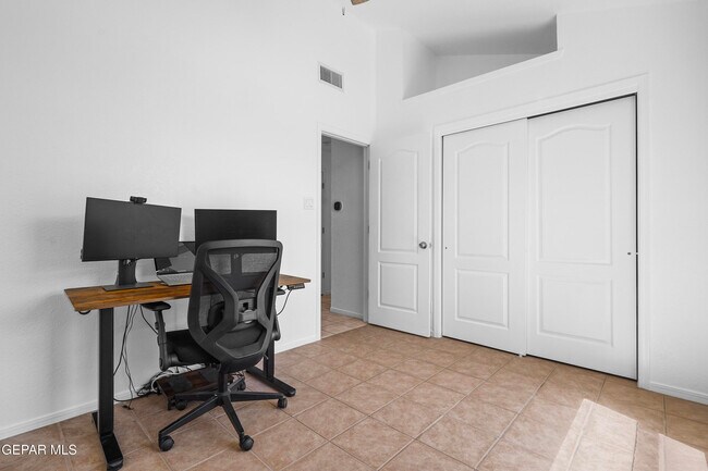 Building Photo - 1029 Chiricahua Dr