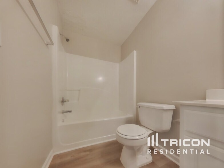 Building Photo - 100 Plumeria St