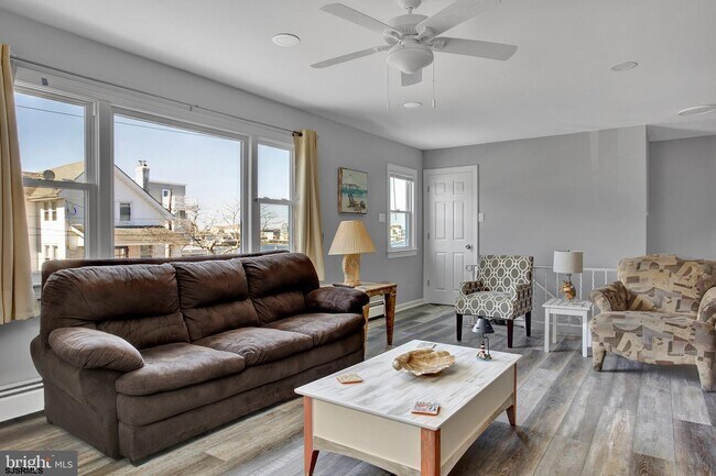 Building Photo - 15 N Victoria Ave