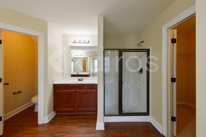 Building Photo - 912 Golden Bell Ln