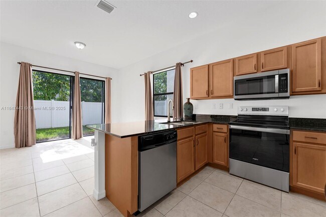 Building Photo - 3855 SW 90th Ave