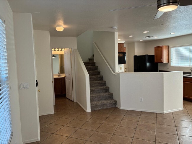 Building Photo - 9646 N 82nd Glen