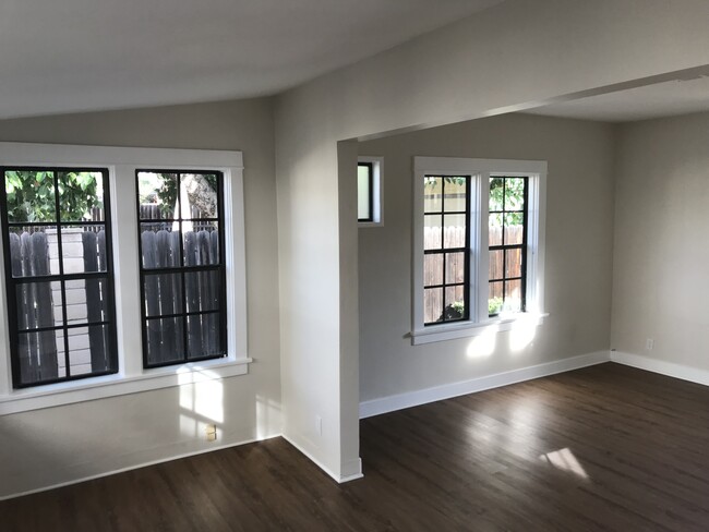 Entrance - Sun Room - 430 West Linwood Avenue