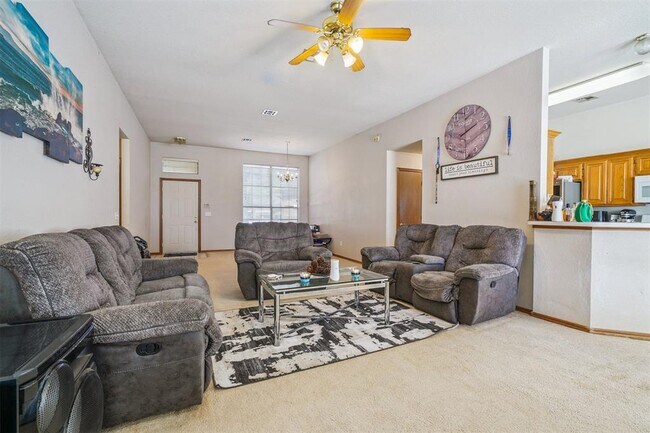 Building Photo - 16300 Seminole Pointe Pl