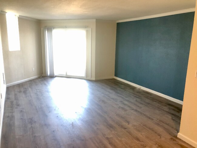Building Photo - 213 Lower Via Casitas