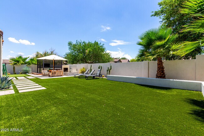Building Photo - 20633 W Walton Dr