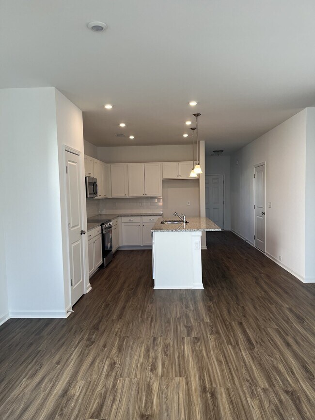 Building Photo - New Charming 3-Bed, 2-Bath Retreat with 1,573 Sq Ft of Comfort in Shelbyville!