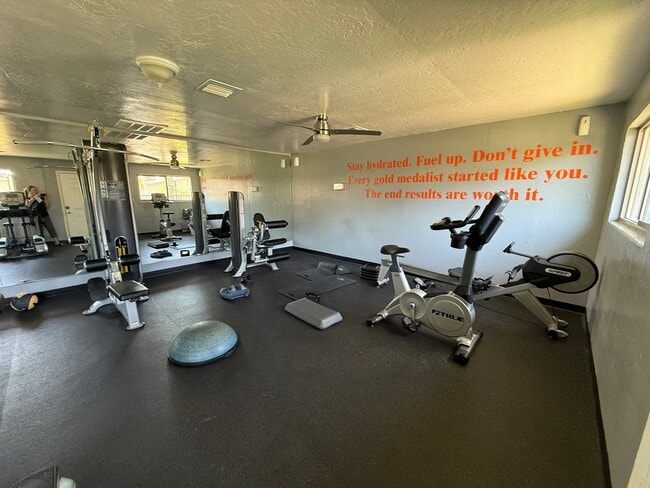 Building Photo - Charming 2BR Condo in Phoenix