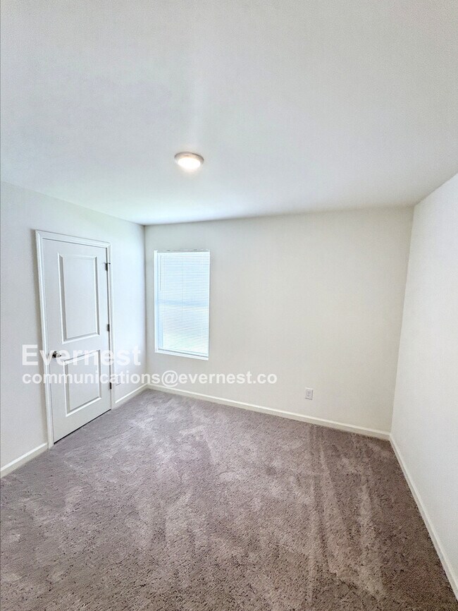 Building Photo - 129 Flowering Cherry St