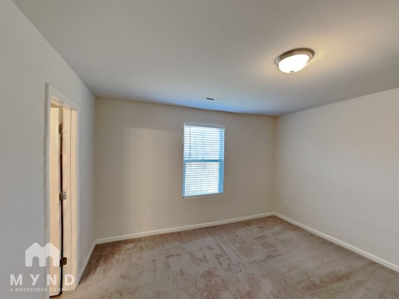 Building Photo - 6378 Century Ln