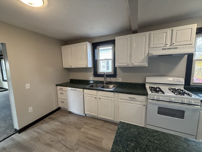 Building Photo - 1546 Frederick Ave SW