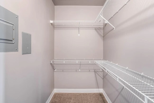 Walk-in closet - 611 N Park Ave