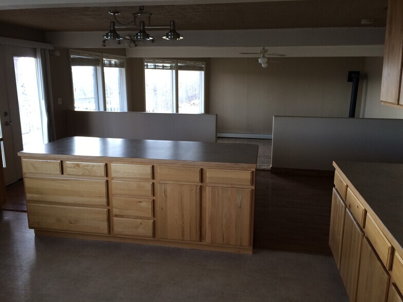 Building Photo - 460 W Briar Dr