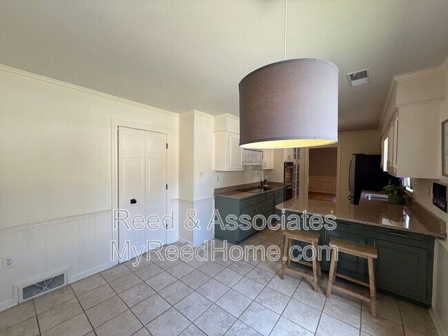 Building Photo - 2144 Gorham Pl