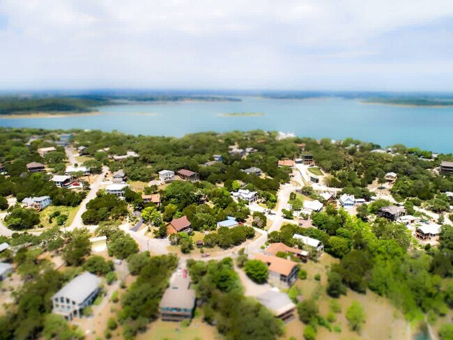 Building Photo - 1142 Amanda-SI ID1351227P