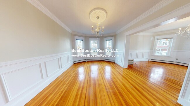 Building Photo - 11 Stanley Ave