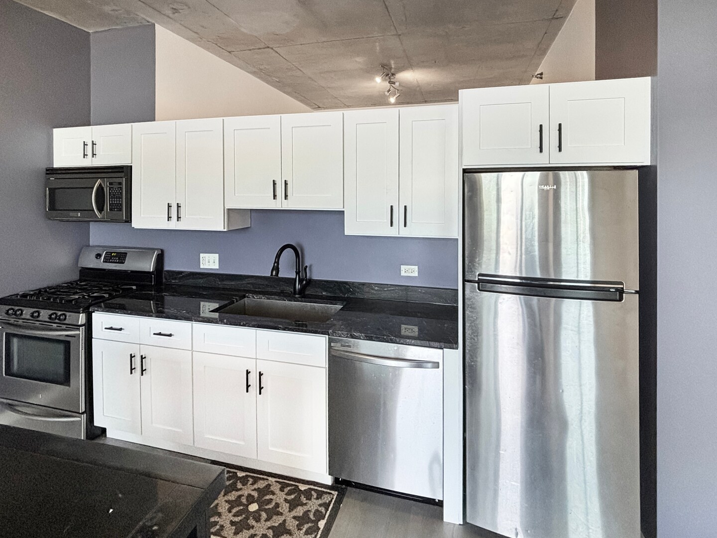 Building Photo - 1720 S Michigan Ave