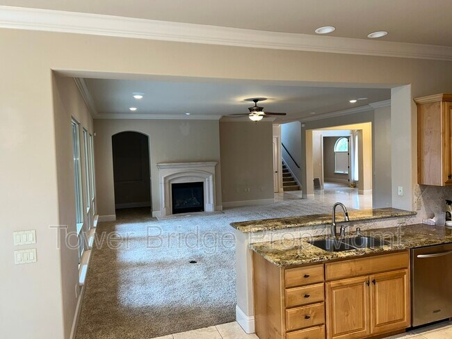 Building Photo - 3766 Mira Loma Dr