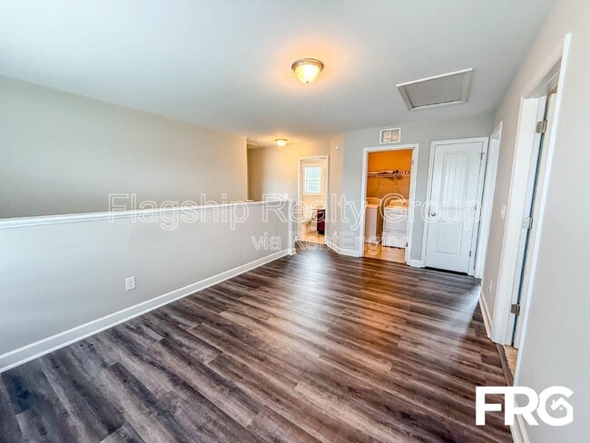 Building Photo - 1217 Teakwood Dr