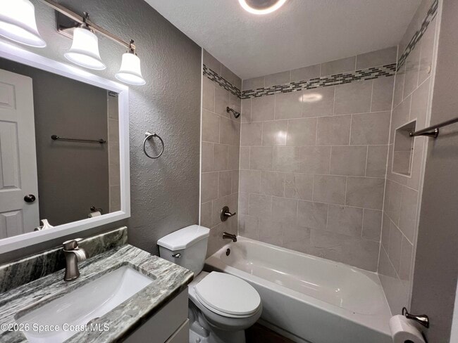 Building Photo - 741 Frisco St SE