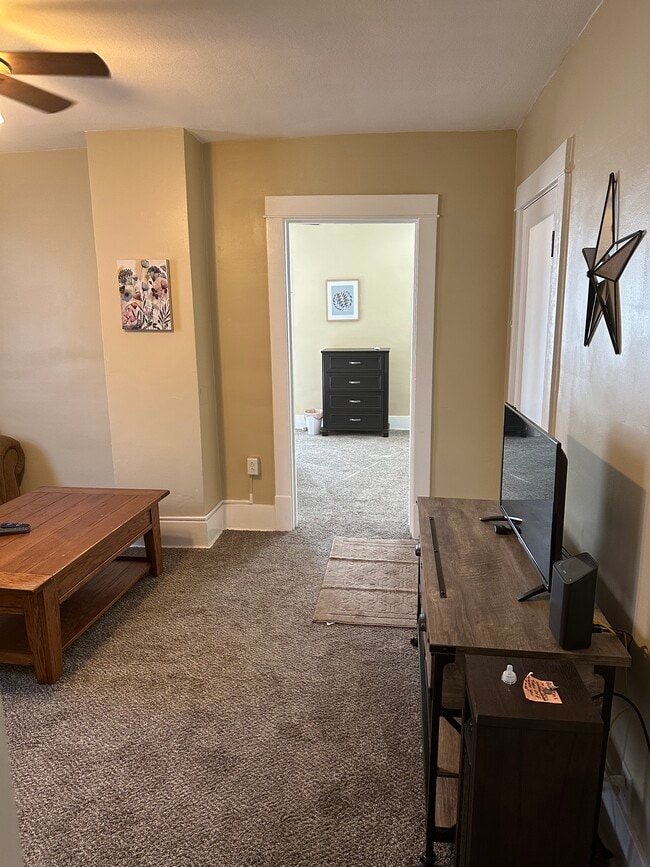 Building Photo - 79 Lynwood Ave