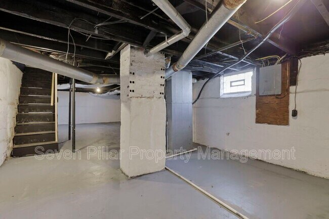 Building Photo - 1546 Granville St