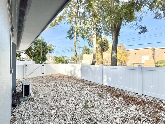 Building Photo - 115 Cleveland Ave SW