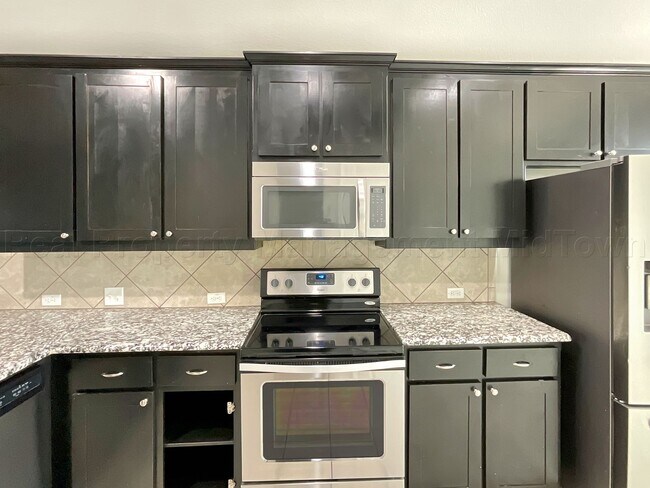 Building Photo - 2053 Leonard Ranch Rd