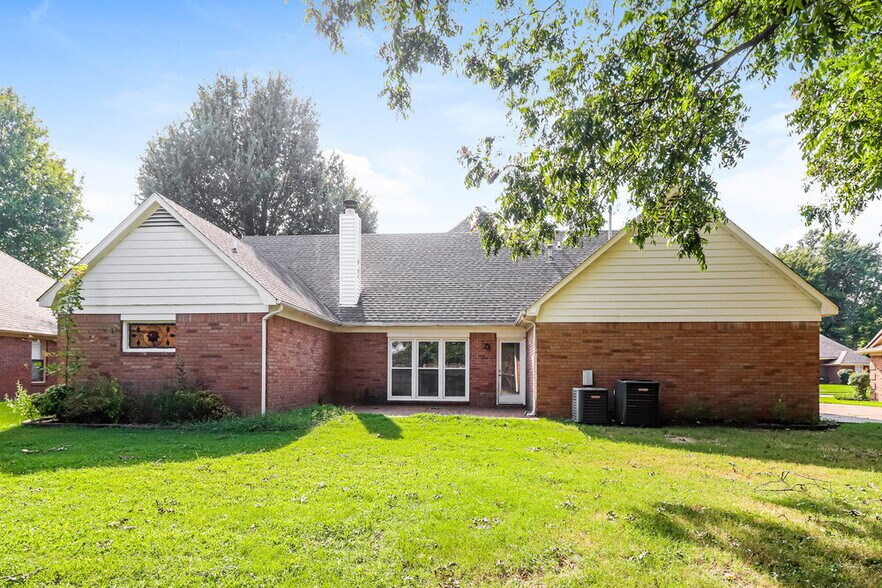 Building Photo - 2804 Davies Plantation Rd
