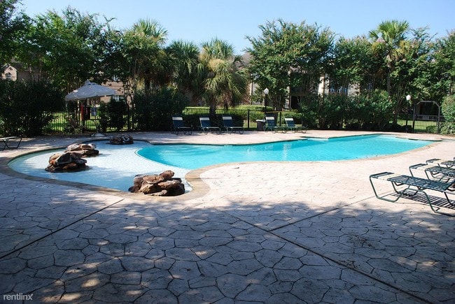 Building Photo - 8655 Jones Rd