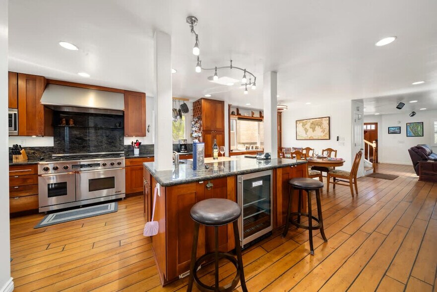 Building Photo - 3464 Carlsbad Blvd