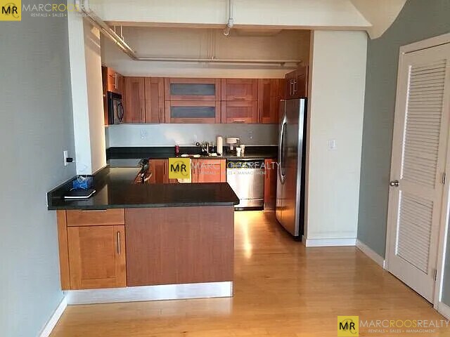 Building Photo - 210 South St