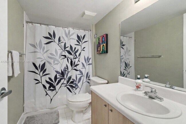 Building Photo - 3000 Coral Wy