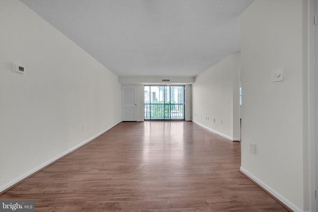 Building Photo - 200 N Pickett St