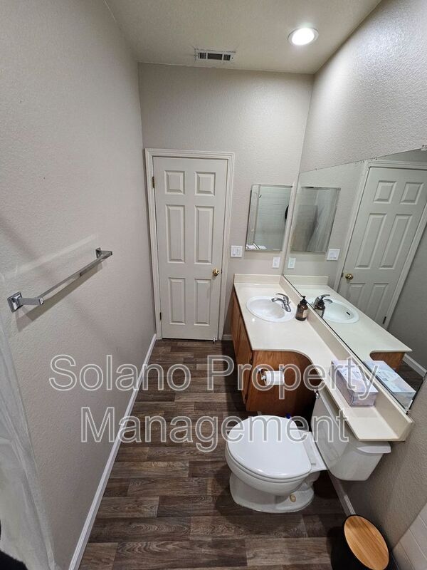 Building Photo - 246 Potrero St