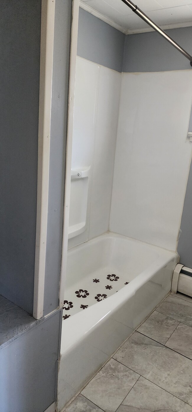 Building Photo - 10190 Licking Creek Rd