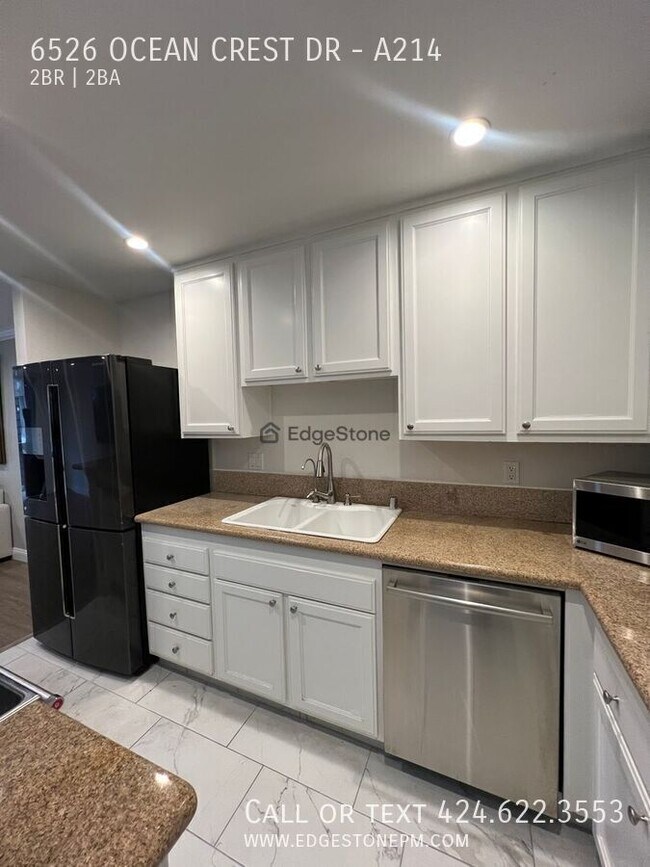 Building Photo - 6526 Ocean Crest Dr