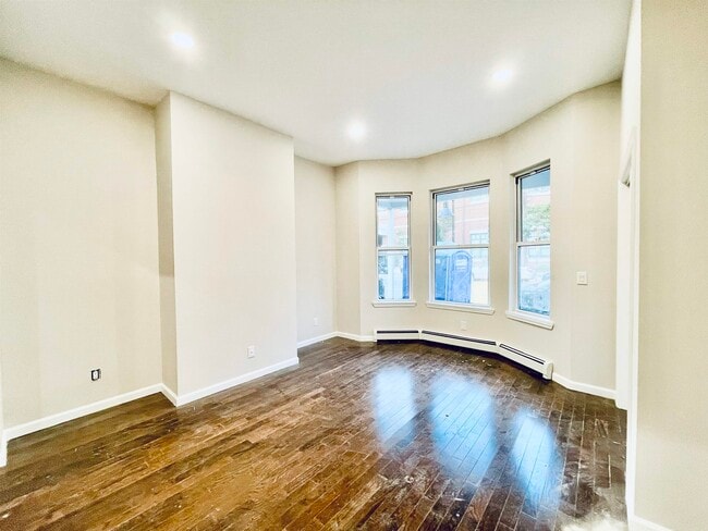 Primary Photo - 1607 Kerrigan Ave