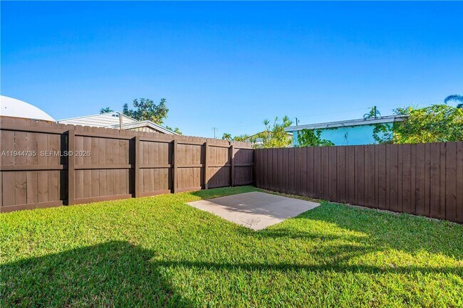 Building Photo - 3855 SW 87th Pl