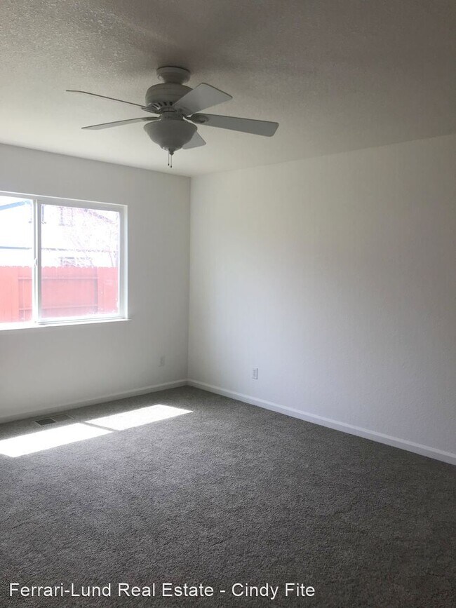 Building Photo - 4 br, 2 bath House - 17750 Wood Leaf Ct.