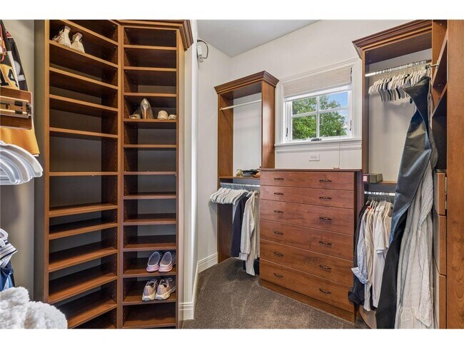Building Photo - 15700 Portico Dr