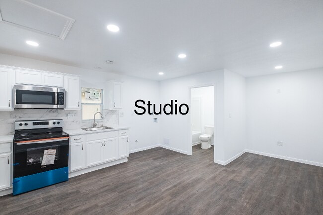 Building Photo - 1419 W Donovan St