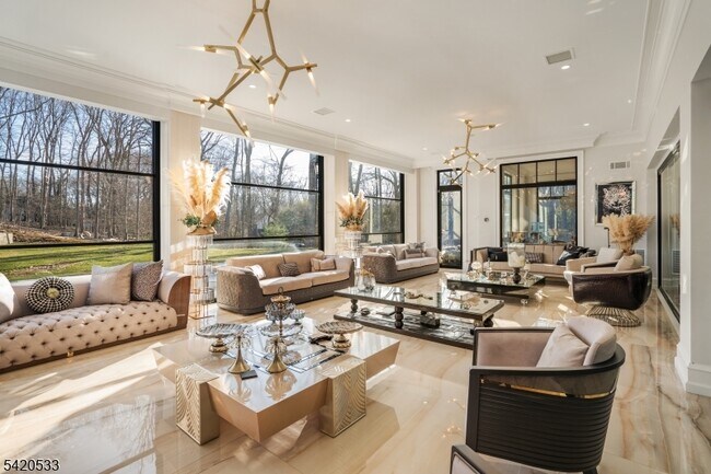 Building Photo - 6 Deer Trail Rd