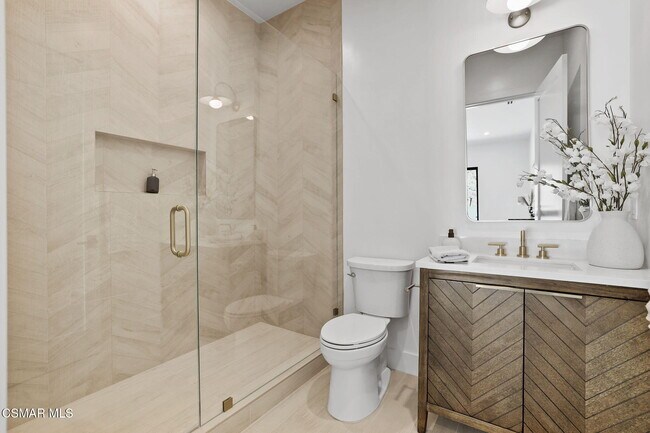 Building Photo - 697 Via Cielito