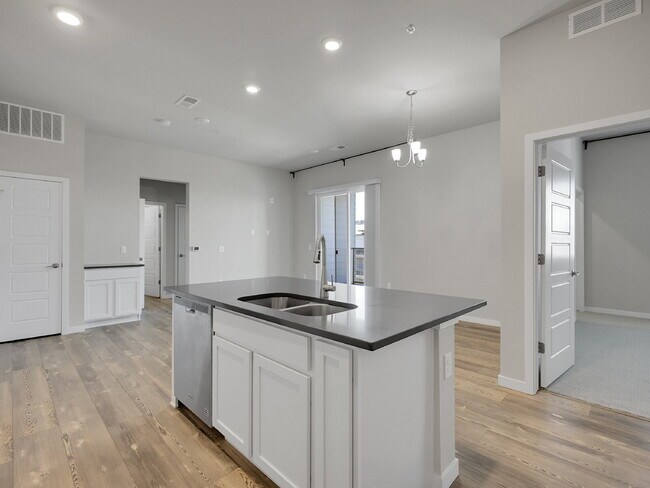 Building Photo - $2,195 - 2 Bed, 2 Bath Condo in Parker wit...