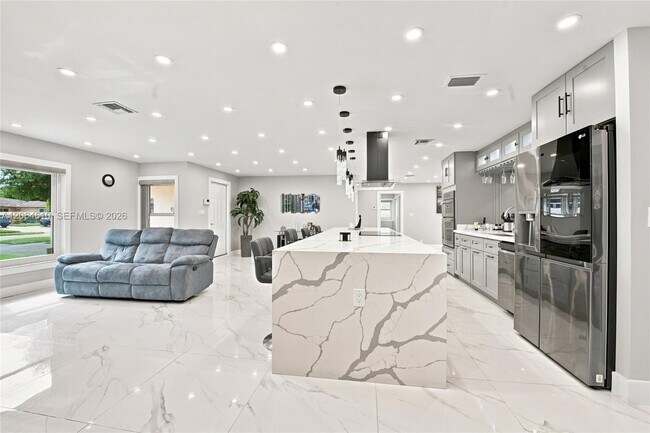Building Photo - 821 Ramblewood Dr