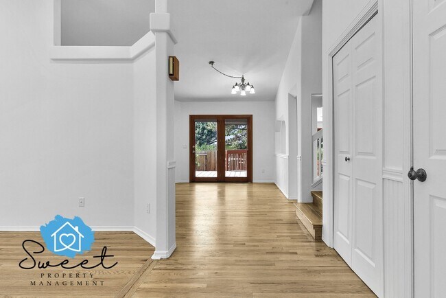 Building Photo - 5499 S Yarrow Pl