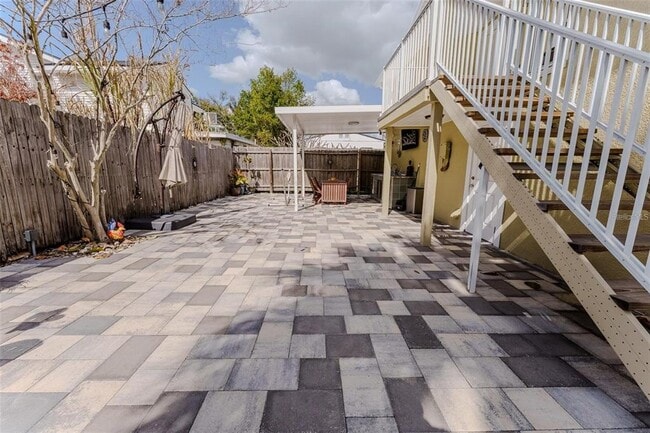 Building Photo - 2307 1/2 E 2nd Ave