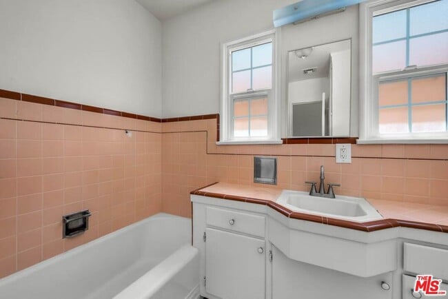 Building Photo - 7318 W 88th St